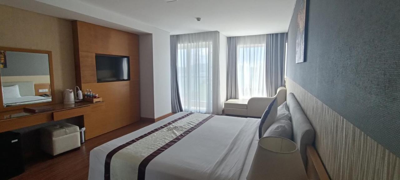 เดนโดร โกลด์ โฮเต็ล Hotel ญาจาง ภายนอก รูปภาพ