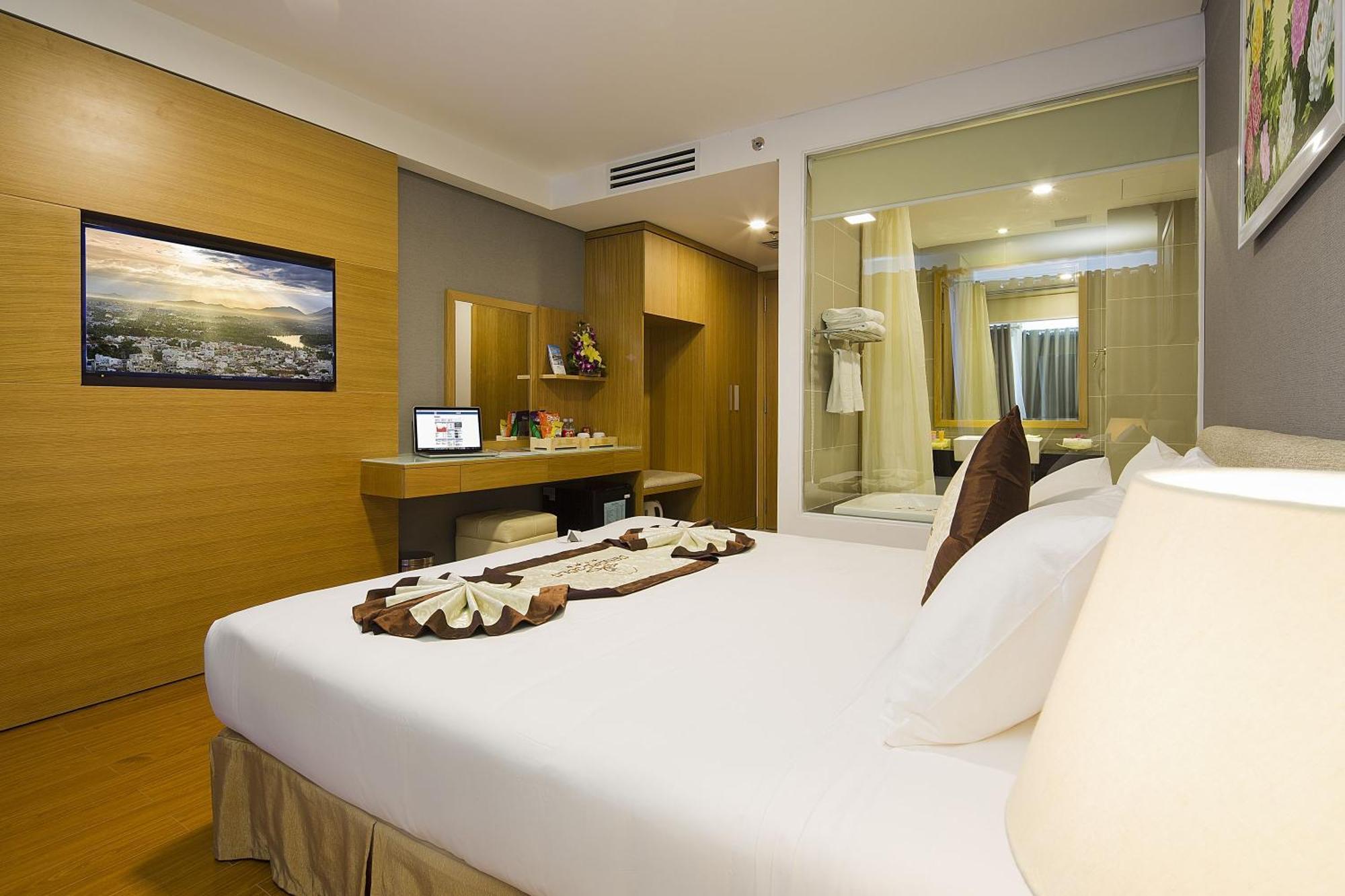 เดนโดร โกลด์ โฮเต็ล Hotel ญาจาง ภายนอก รูปภาพ