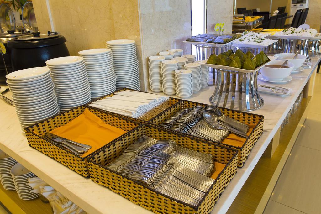 เดนโดร โกลด์ โฮเต็ล Hotel ญาจาง ภายนอก รูปภาพ