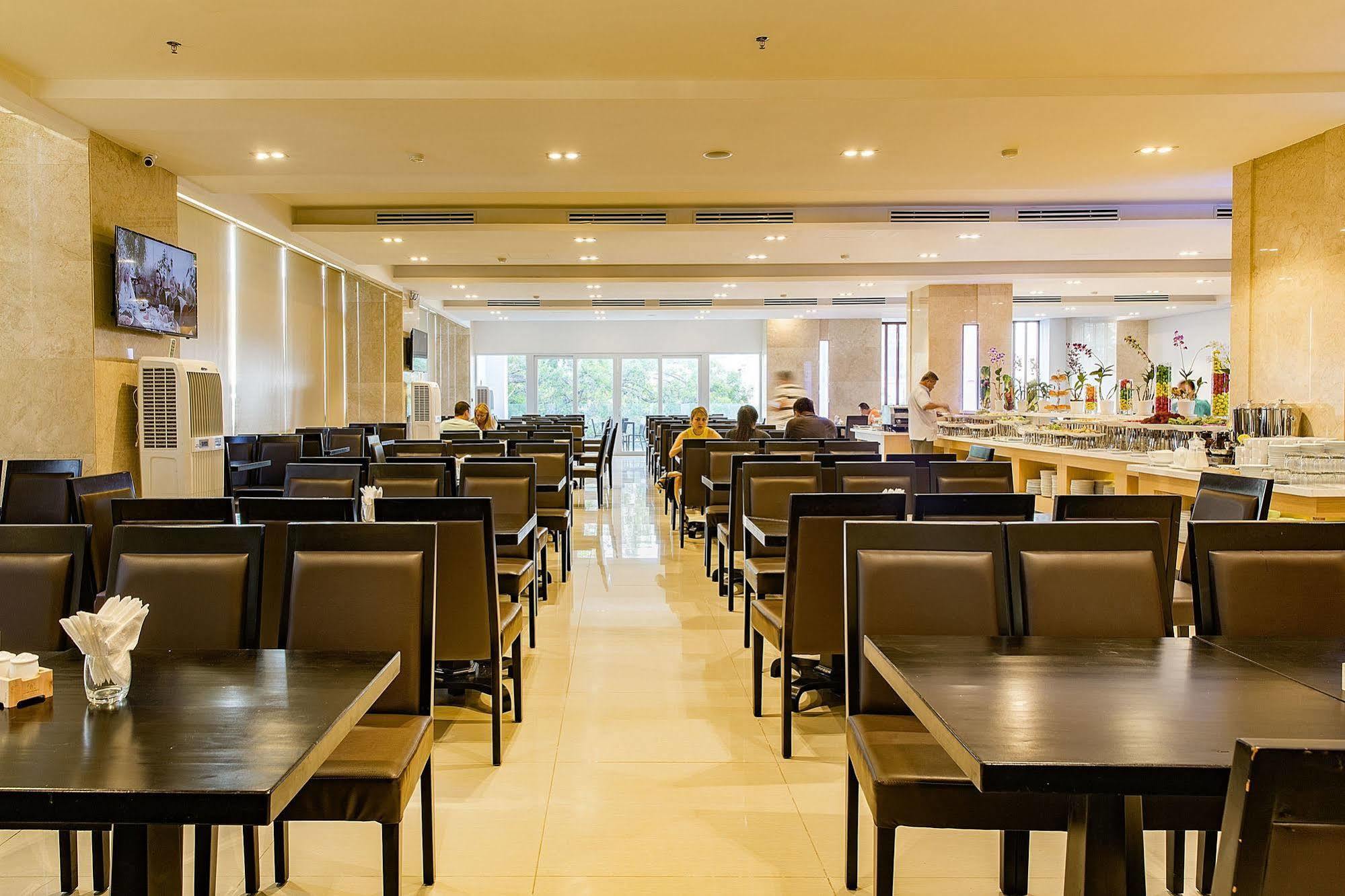 เดนโดร โกลด์ โฮเต็ล Hotel ญาจาง ภายนอก รูปภาพ